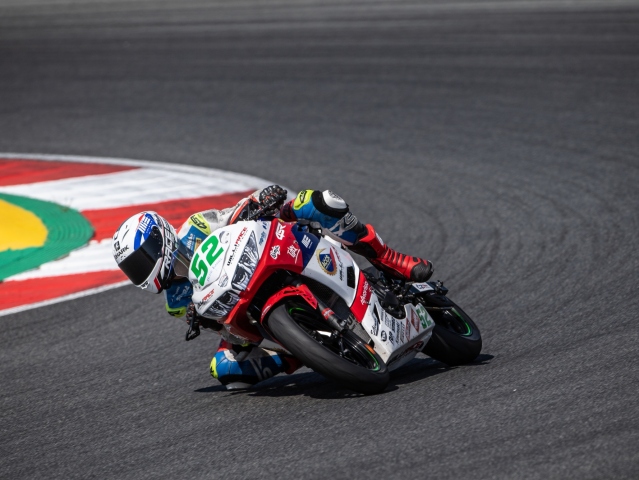 Hlavní obrázek k článku: Oliver König v Kataru za KTM Freudenberg