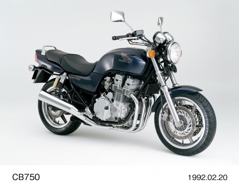 Nekapotovaná Honda CB s řadovým čtyřválcem slaví 50.výročí  - 8 - 1 184142_1996_Honda_Hornet