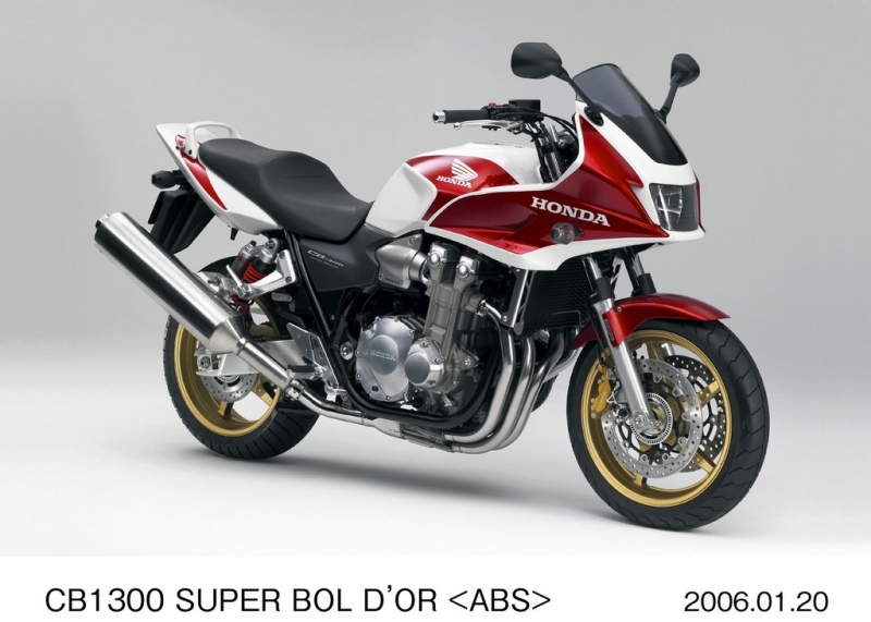 Nekapotovaná Honda CB s řadovým čtyřválcem slaví 50.výročí  - 13 - 1 184148_2007_Honda_CB750_Special_Edition
