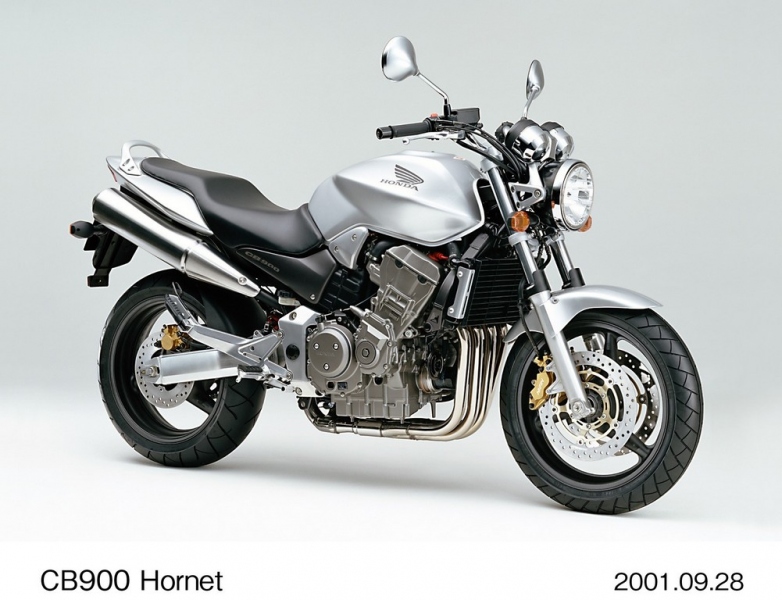 Nekapotovaná Honda CB s řadovým čtyřválcem slaví 50.výročí  - 12 - 1 184145_2005_Honda_CB1300S