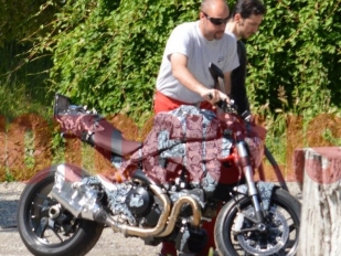 2014 Ducati Monster 1198: spy foto