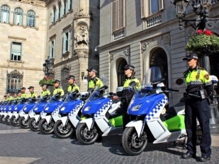 Flotila maxiskútrů BMW pro španělskou policii