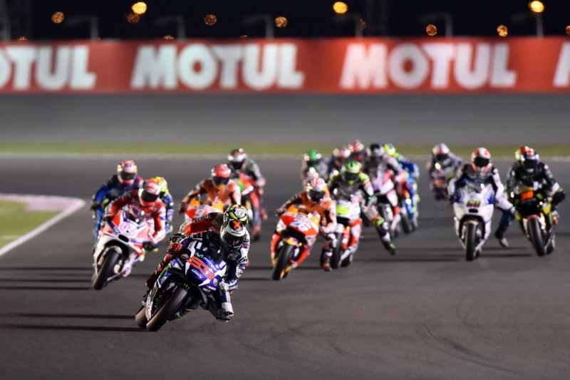 MotoGP-Losail: Mistr světa Jorge Lorenzo potvrdil roli favorita - 1 - motogp race 2016-01-gp-qatar-16574
