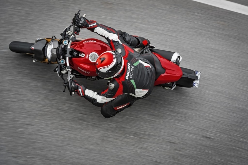 Ducati Monster 1200 2017: štíhlejší a rychlejší - 12 - 1 2017 Ducati Monster 1200 S3