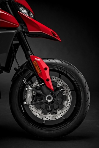Ducati Hypermotard 950: driftování zaručeno - 23 - 1 2019 Ducati 950 Hypermotard (12)