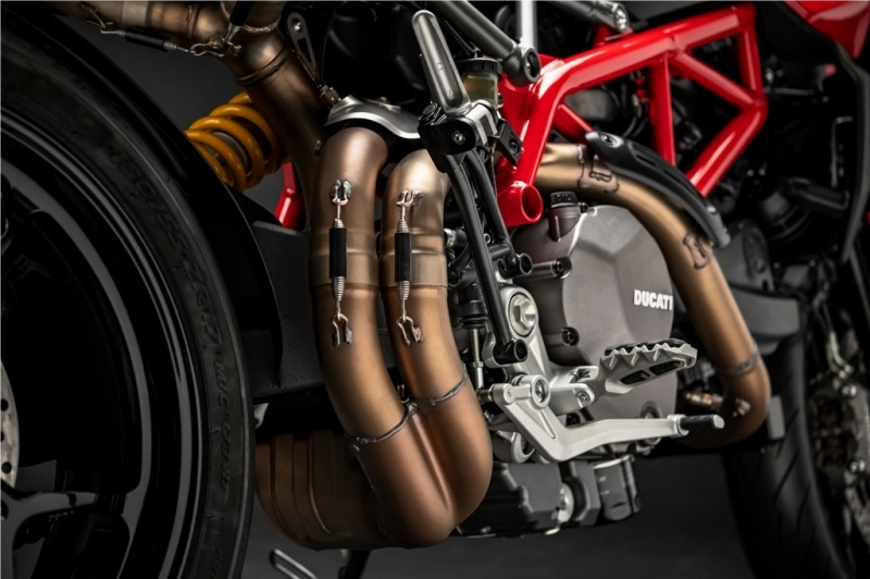 Ducati Hypermotard 950: driftování zaručeno - 5 - 1 2019 Ducati 950 Hypermotard (14)