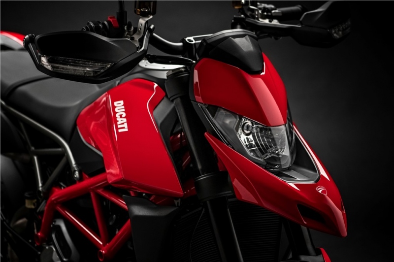 Ducati Hypermotard 950: driftování zaručeno - 8 - 1 2019 Ducati 950 Hypermotard (21)