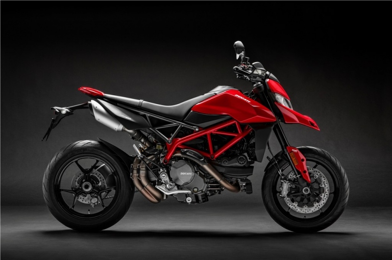Ducati Hypermotard 950: driftování zaručeno - 1 - 1 2019 Ducati 950 Hypermotard (2)