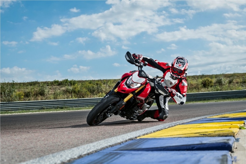 Ducati Hypermotard 950: driftování zaručeno - 15 - 1 2019 Ducati 950 Hypermotard (27)