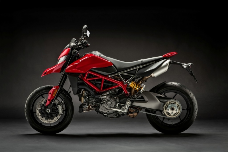 Ducati Hypermotard 950: driftování zaručeno - 2 - 1 2019 Ducati 950 Hypermotard (3)