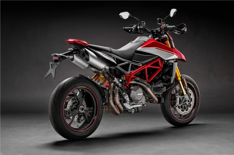 Ducati Hypermotard 950: driftování zaručeno - 10 - 1 2019 Ducati 950 Hypermotard (5)