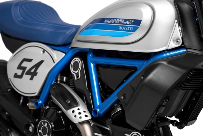Ducati Scrambler Desert Sled, Café Racer a Full Icon 2019: JOYVOLUTION - 56 - 2 2019 Ducati Scrambler Full throttle (17)
