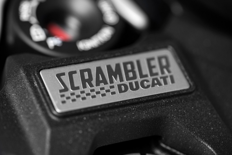 Ducati Scrambler Desert Sled, Café Racer a Full Icon 2019: JOYVOLUTION - 55 - 1 2019 Ducati Scrambler Cafe Racer (1)