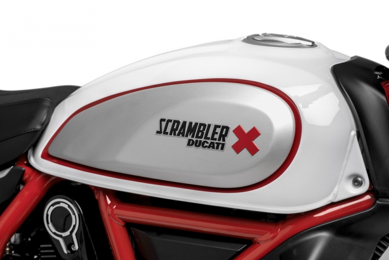 Ducati Scrambler Desert Sled, Café Racer a Full Icon 2019: JOYVOLUTION - 25 - 2 2019 Ducati Scrambler Desert Sled (2)