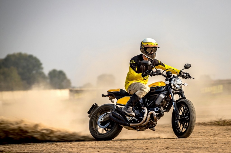 Ducati Scrambler Desert Sled, Café Racer a Full Icon 2019: JOYVOLUTION - 8 - 2 2019 Ducati Scrambler Full throttle (16)