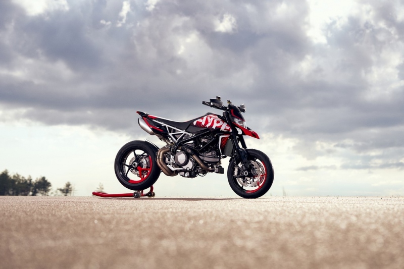 Ducati Hypermotard 950 RVE: Graffiti design - 7 - 1 2020 Ducati Hypermotard 950 RVE (17)
