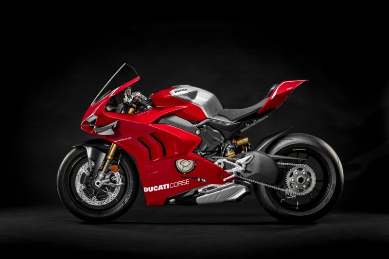 Ducati Panigale V4 2020: s aerodynamickými křidýlky - 26 - 1 2020 Ducati Panigale V4R (4)