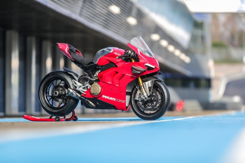 Ducati Panigale V4 2020: s aerodynamickými křidýlky - 30 - 1 2020 Ducati Panigale V4R (10)