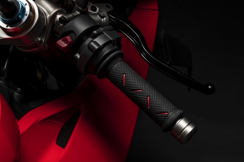 Ducati Panigale V4 2020: s aerodynamickými křidýlky - 20 - 1 2020 Ducati Panigale V4 (14)