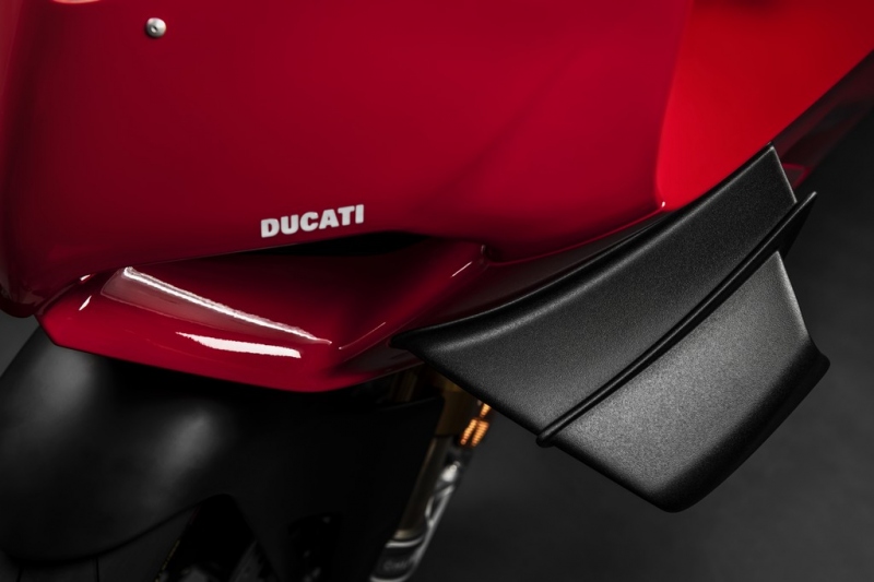Ducati Panigale V4 2020: s aerodynamickými křidýlky - 5 - 1 2020 Ducati Panigale V4 (13)