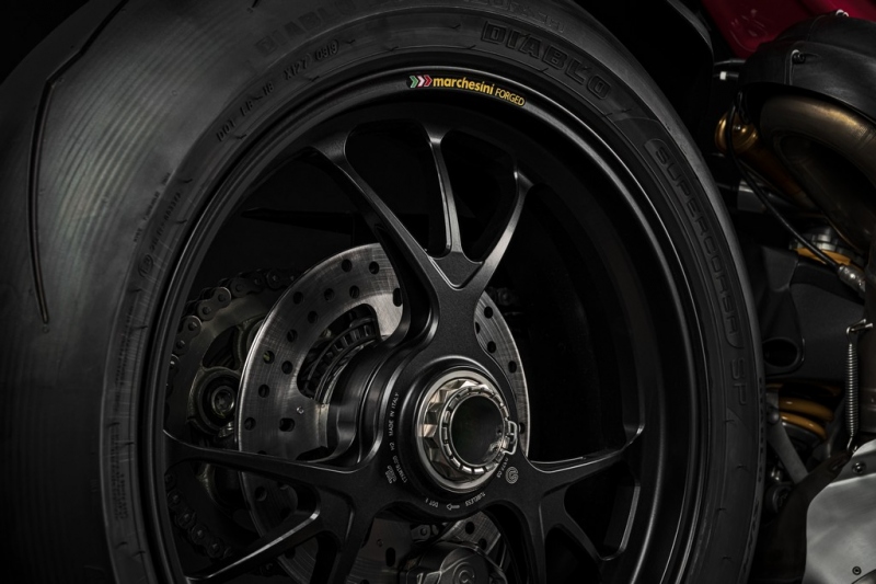 Ducati Panigale V4 2020: s aerodynamickými křidýlky - 11 - 1 2020 Ducati Panigale V4 (18)