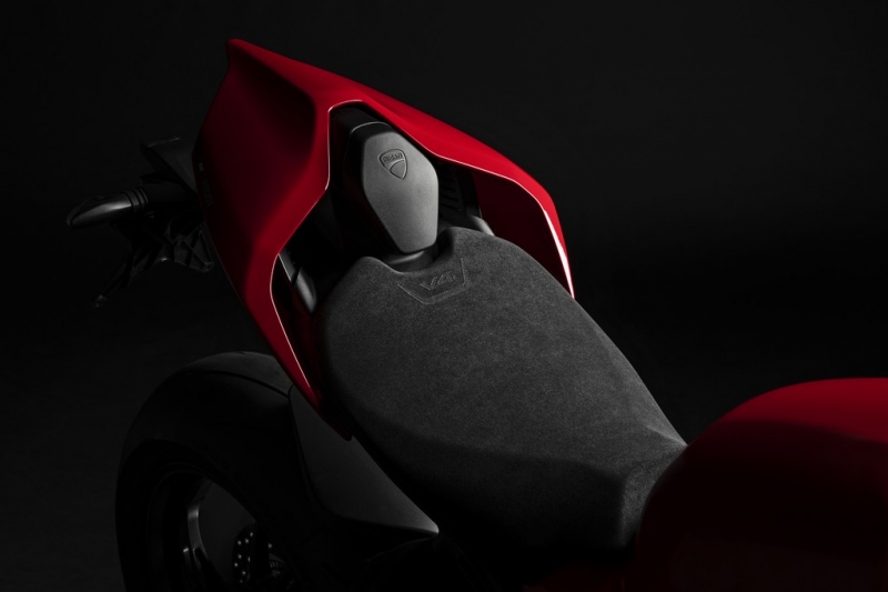 Ducati Panigale V4 2020: s aerodynamickými křidýlky - 23 - 1 2020 Ducati Panigale V4R (8)