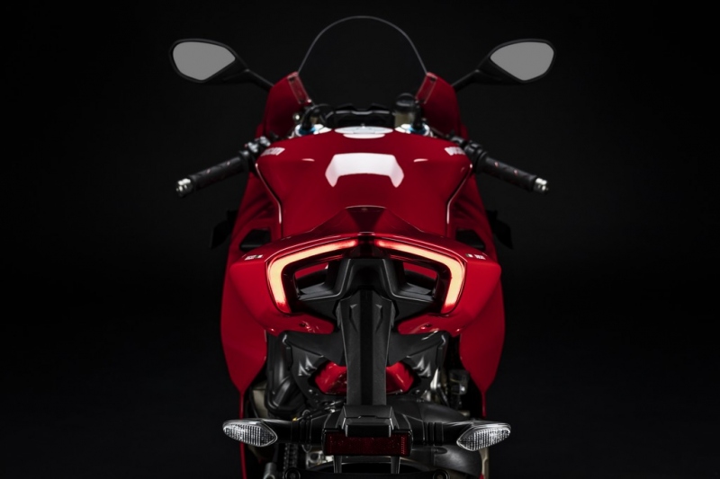 Ducati Panigale V4 2020: s aerodynamickými křidýlky - 17 - 1 2020 Ducati Panigale V4 (8)