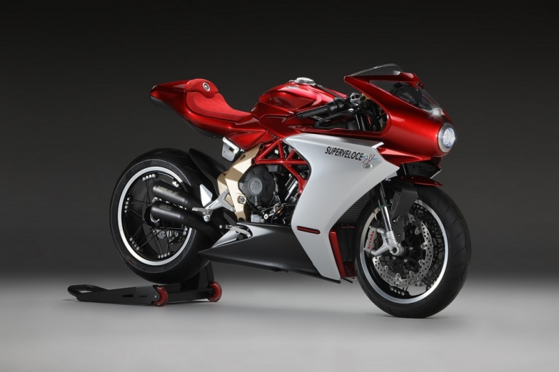Jaké motocyklové novinky uvidíte na Motosalonu? - 25 - 1 2020 MV Agusta Superveloce 800 (9)