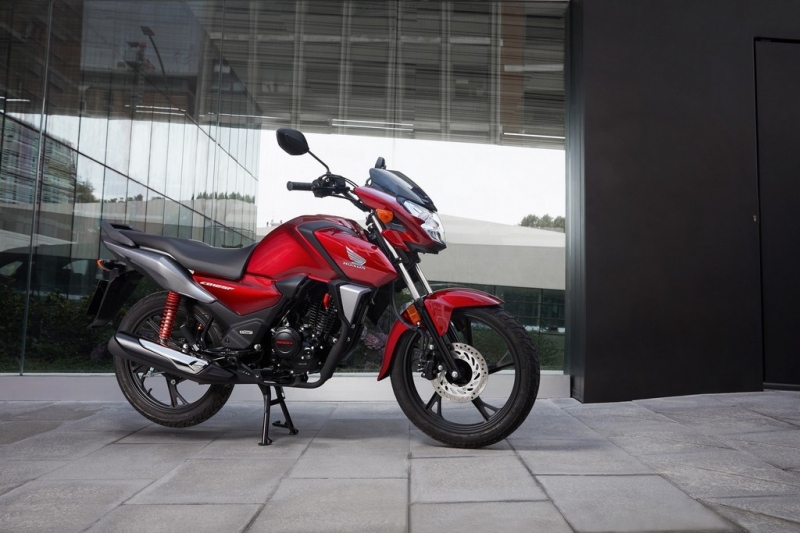 Honda CB125F 2021: motorka pro začátečníky - 13 - 1 2021 Honda CB125F (1)