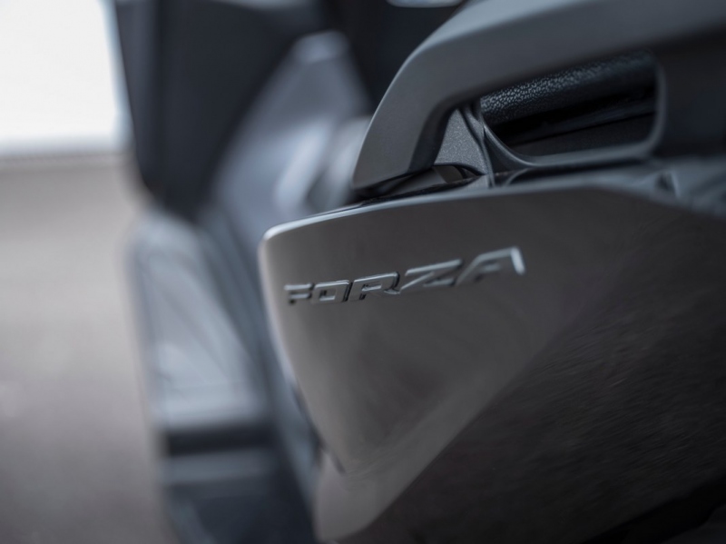Honda Forza 125: prémiový sportovní skútr - 13 - 1 2021 Honda Forza 125 (6)