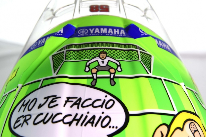 Valentino Rossi na helmě AGV vzdal hold Haydenovi a Tottimu - 7 - 1 AGV helma Rossi 2017 Mugello10