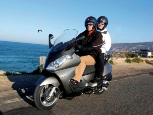Velkoobjemové skútry: jednostopá křesla
