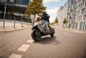 1 BMW CE 04 elektromotocykl 2021 (14)