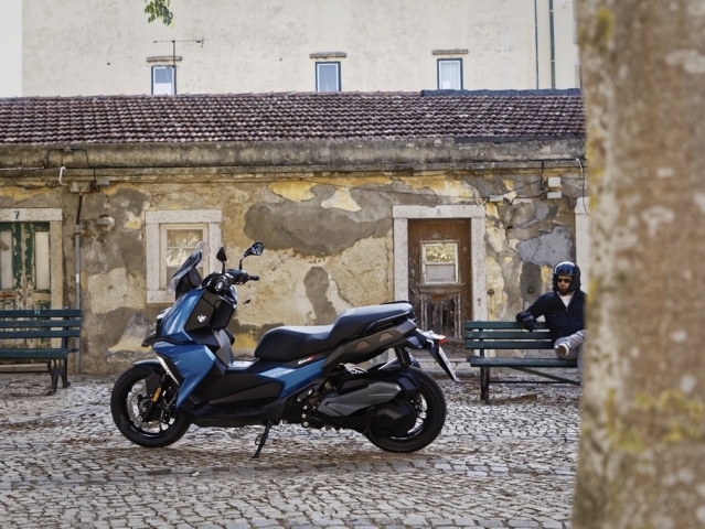 Hlavní obrázek k článku: BMW C 400 X: zábavný skútr nejen do města