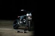 1 BMW Concept CE 02 elektromotocykl (1)