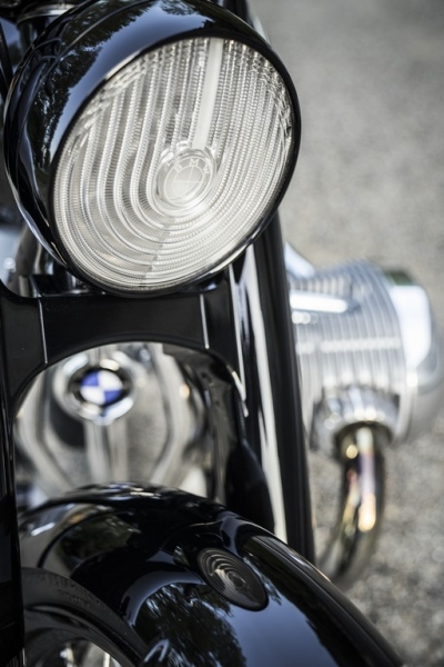 BMW Motorrad Concept R18: klasický boxer v moderním hávu - 13 - 1 BMW Concept R18 (19)