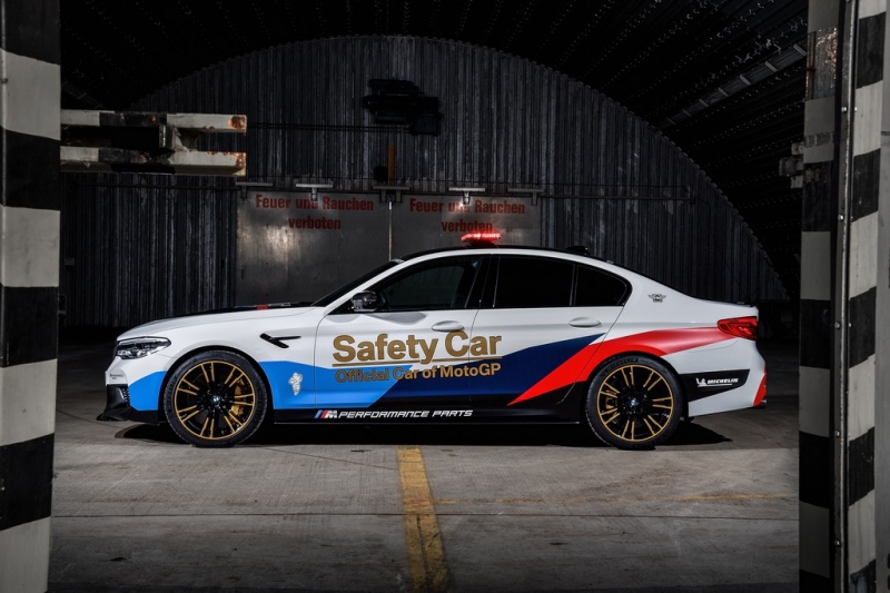 BMW představilo MotoGP Safety Car 2018: špičková M5 - 8 - 1 BMW Safety Car 2018 MotoGP (4)