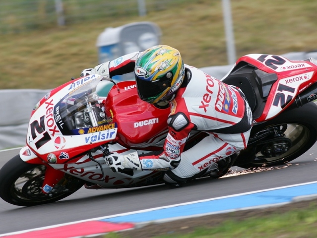 Hlavní obrázek k článku: Z historie WorldSBK - sezóny 1998 - 2007: Éra Baylisse, Corsera a Hagy