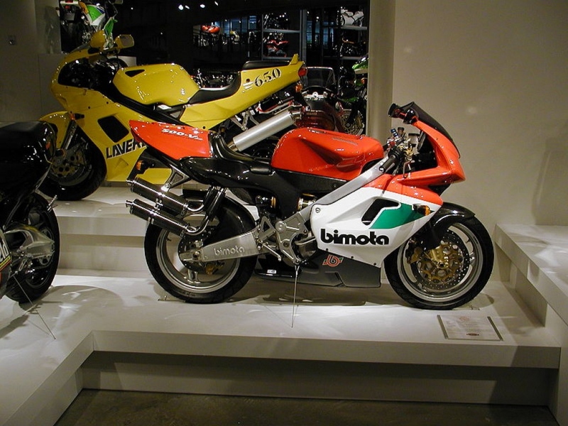 Bimota V Due 500: motocykl, co zlomil výrobci vaz - 2 - 1 Bimota V Due 500 (1)