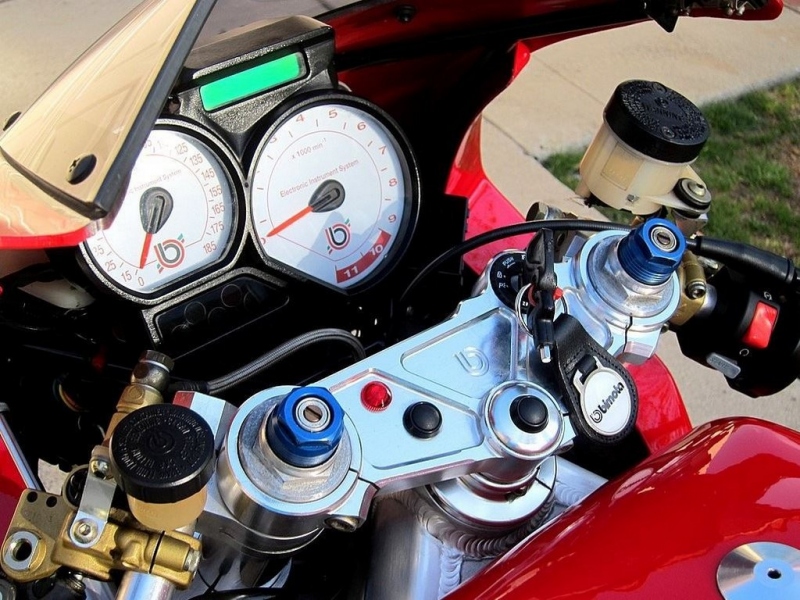 Bimota V Due 500: motocykl, co zlomil výrobci vaz - 5 - 1 Bimota V Due 500 (8)