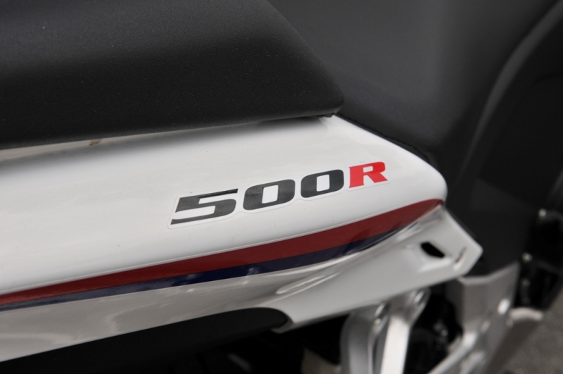 Test Honda CBR 500R: mládí vpřed! - 6 - CB500S CBR500S07