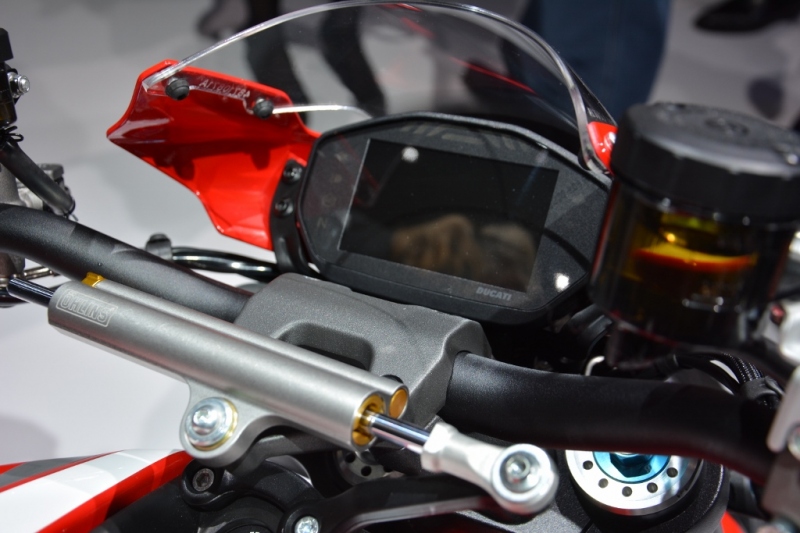 Ducati Monster 1200 R 2016: fotogalerie z představení - 5 - Ducati Monster 1200R 2016 DSC_8313 (1024x683)