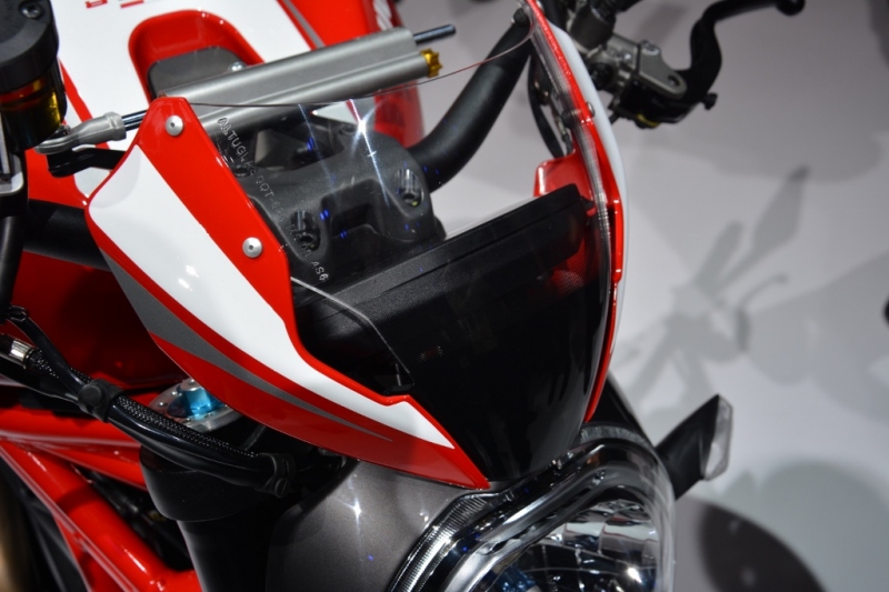 Ducati Monster 1200 R 2016: fotogalerie z představení - 16 - Ducati Monster 1200R 2016 DSC_8328 (1024x683)