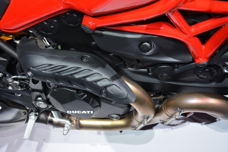 Ducati Monster 1200 R 2016: fotogalerie z představení - 23 - Ducati Monster 1200R 2016 DSC_8336 (1024x683)