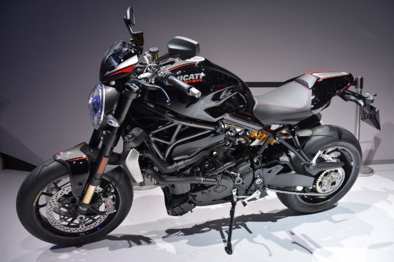 Ducati Monster 1200 R 2016: fotogalerie z představení - 2 - Ducati Monster 1200R 2016 DSC_8386 (1024x683)