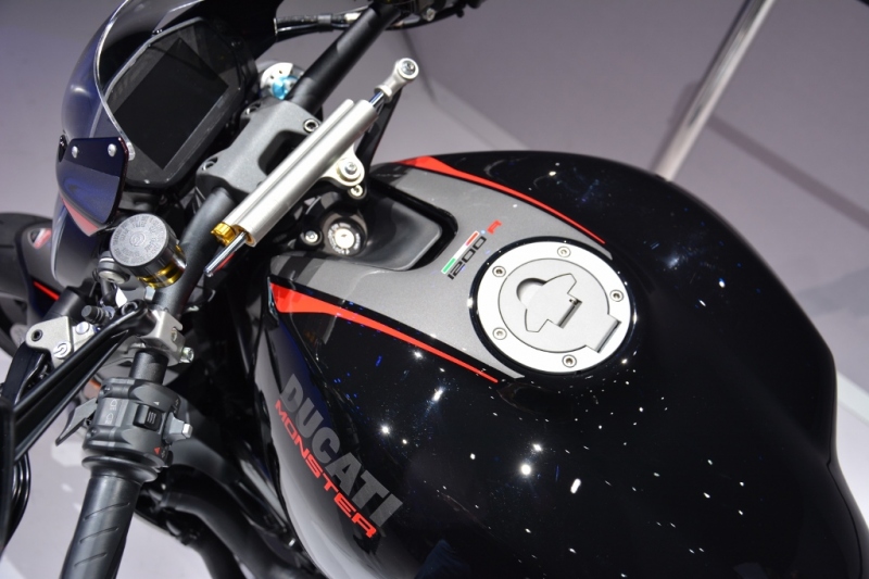 Ducati Monster 1200 R 2016: fotogalerie z představení - 3 - Ducati Monster 1200R 2016 DSC_8311 (1024x683)