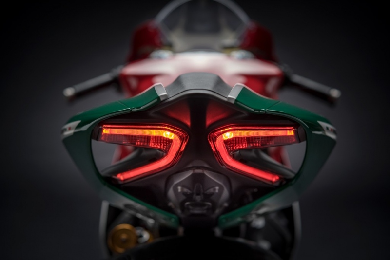 Ducati 1299 Panigale R Final Edition: rozlučka s legendou - 25 - 1 Ducati 1299 Panigale R Final Edition16