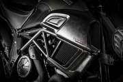 1 Ducati 2016 Diavel Carbon03