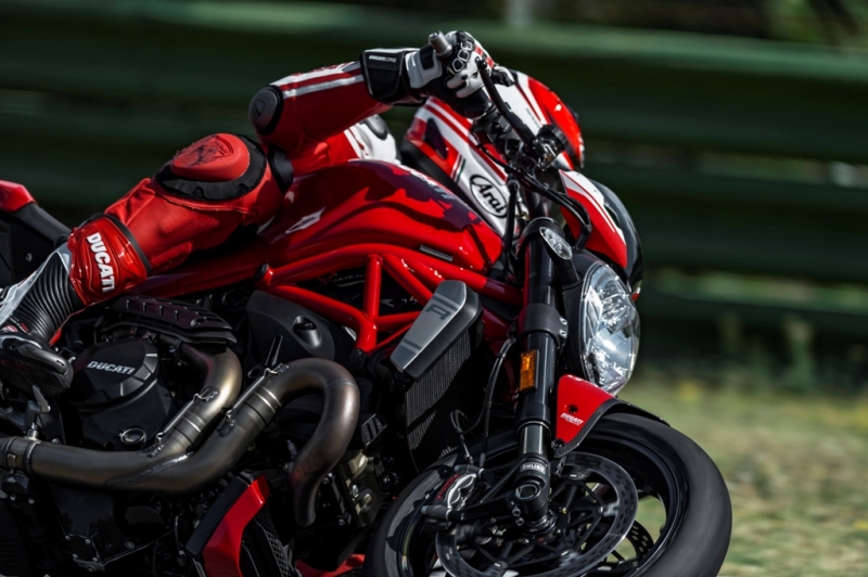 Ducati Monster 1200 R 2016: fotogalerie z představení - 46 - 1 Ducati 2016 Monster 1200 R05