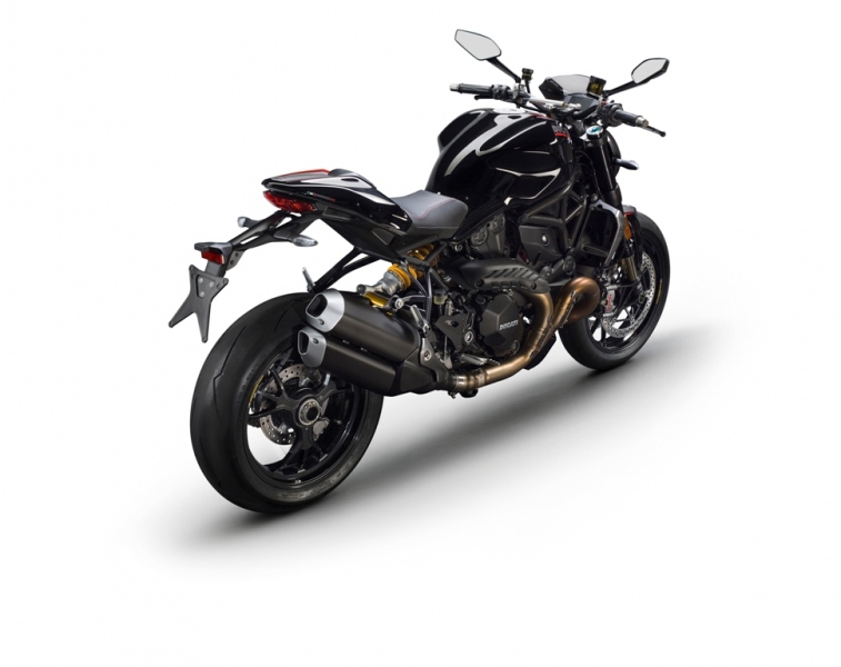 Ducati Monster 1200 R 2016: fotogalerie z představení - 40 - 1 Ducati 2016 Monster 1200 R12